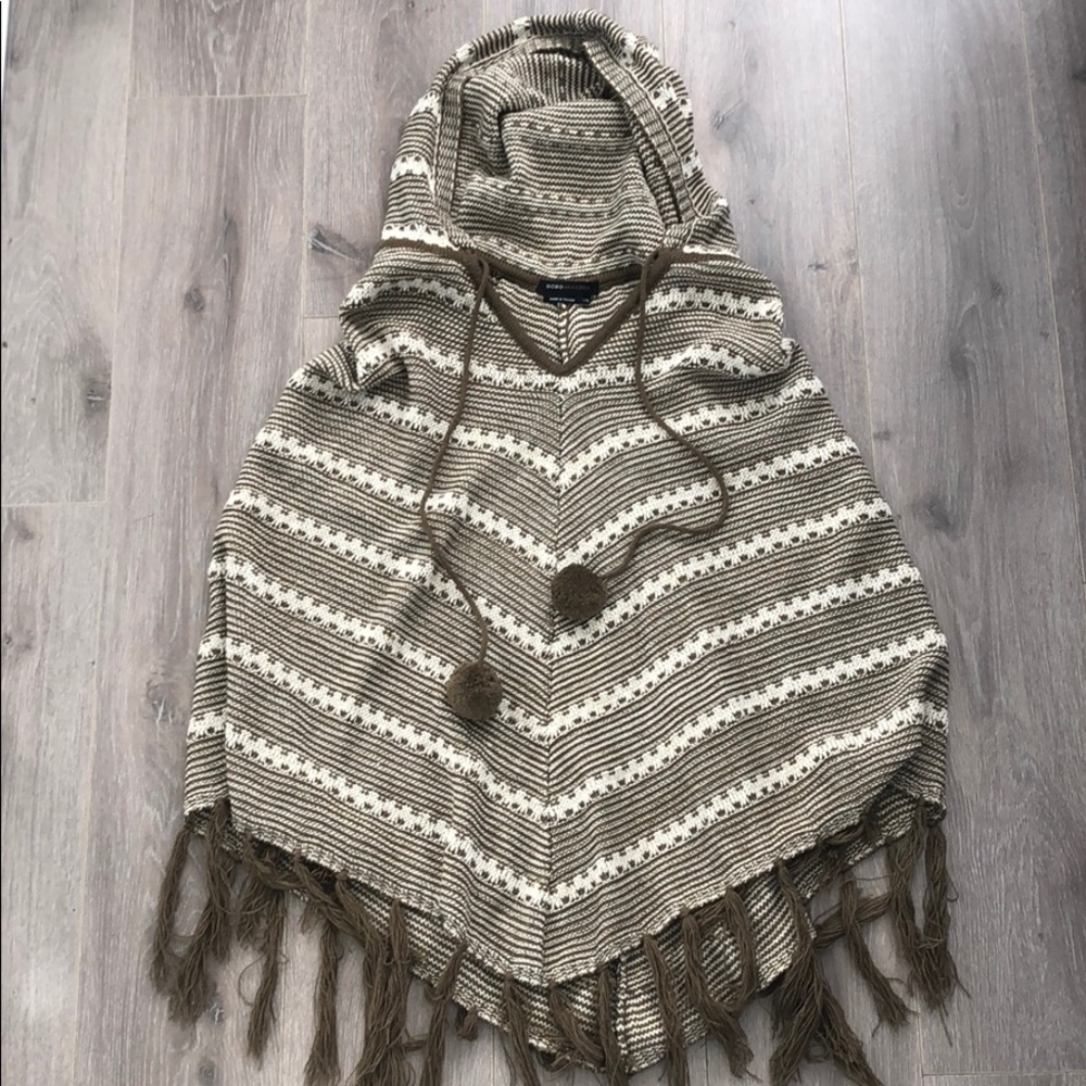 BCBG MAXAZRIA Poncho - Picture 4 of 6